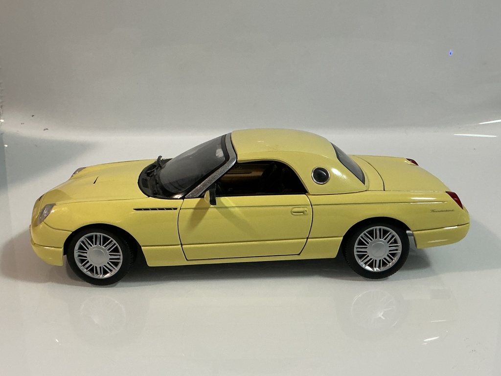 1/18 MAISTO THUNDERBIRD YELLOW ON BLACK - Photo 3