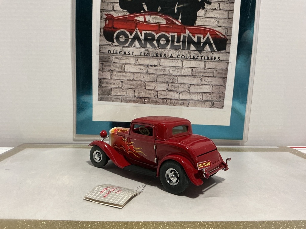 1/24: FRANKLIN MINT 1932 FOD DEVIE COUPE HOT ROD *MINOR PAINT RASH ON ROOF* image
