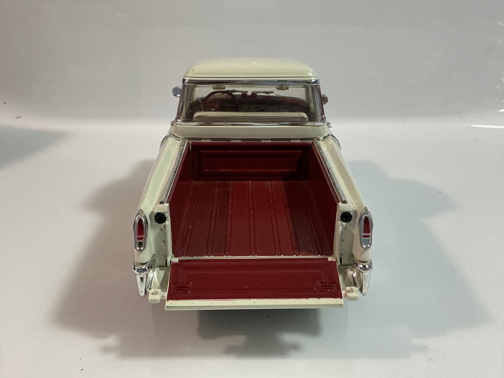 1/18 ERTL 1956 CHEVROLET PICKUP WHITE ON RED - Photo 5