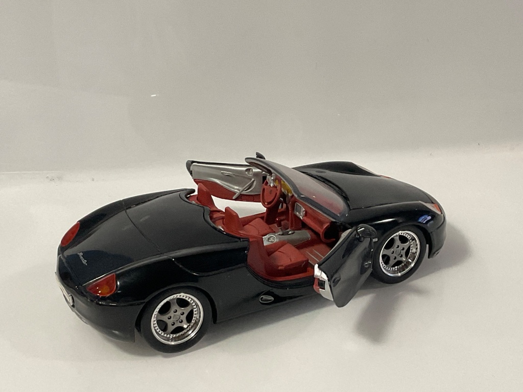 1/18 MAISTO PORSCHE BOXSTER BLACK ON RED - Photo 4