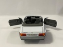 1/18 ROAD TOUGH MERCEDES-BENZ 500 SL WHITE ON GRAY - Photo 3