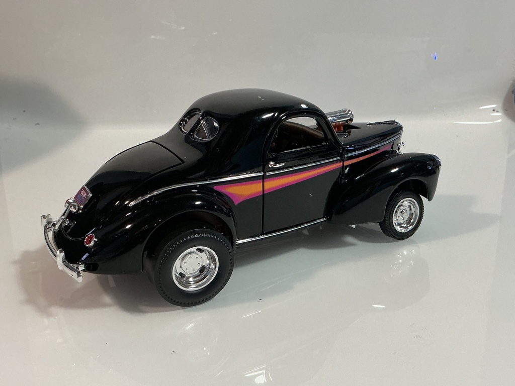 1/18 ROAD LEGENDS 1941 WILLY’S [MISSING DOOR HANDLE] BLACK ON BROWN - Photo 6