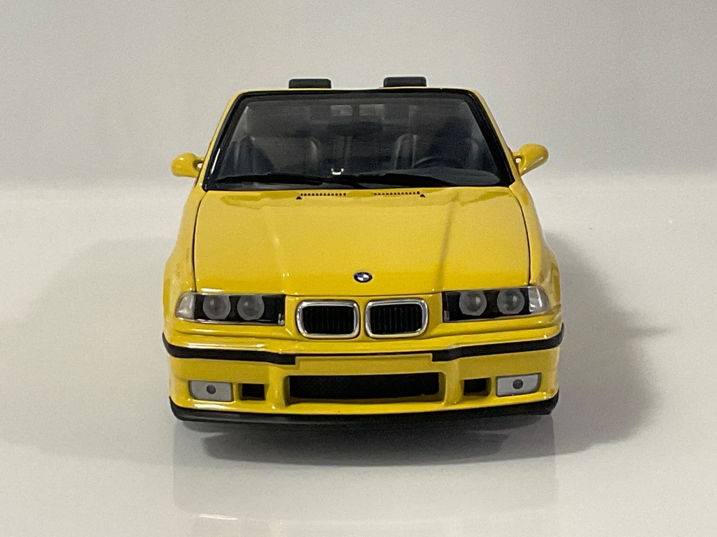 1/18 UT MODELS BMW M3 SERIES CABRIOLET  YELLOW ON BLACK - Photo 5
