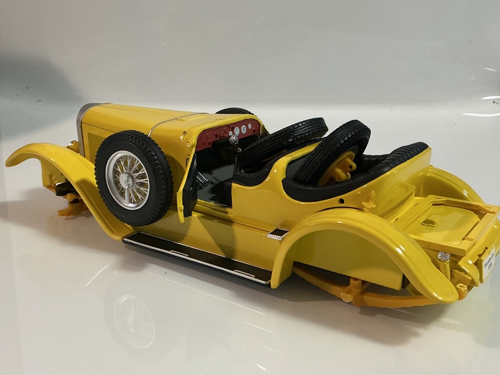 1/18 RICKO MERCEDES BENZ 630K [PARTS CAR] YELLOW ON BLACK - Photo 3