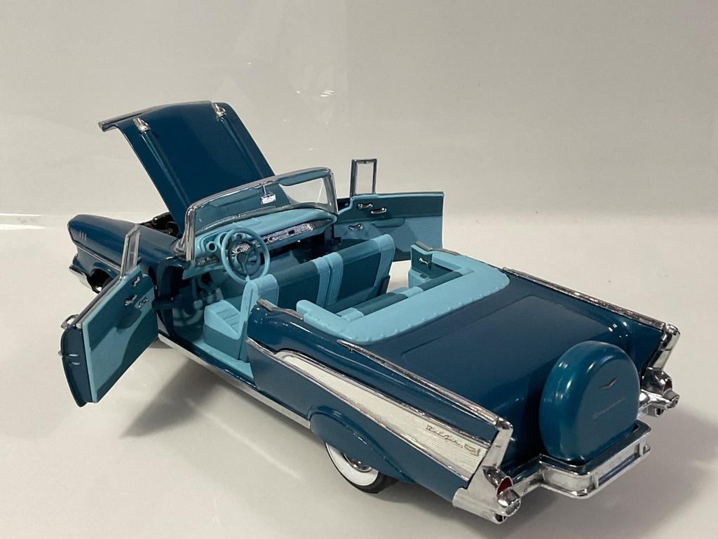 1/18 ERTL 57 CHEVROLET  BEL AIR BLUE ON BLUE - Photo 2