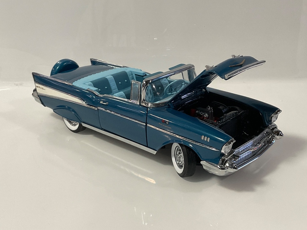 1/18 ERTL 57 CHEVROLET  BEL AIR BLUE ON BLUE - Photo 4