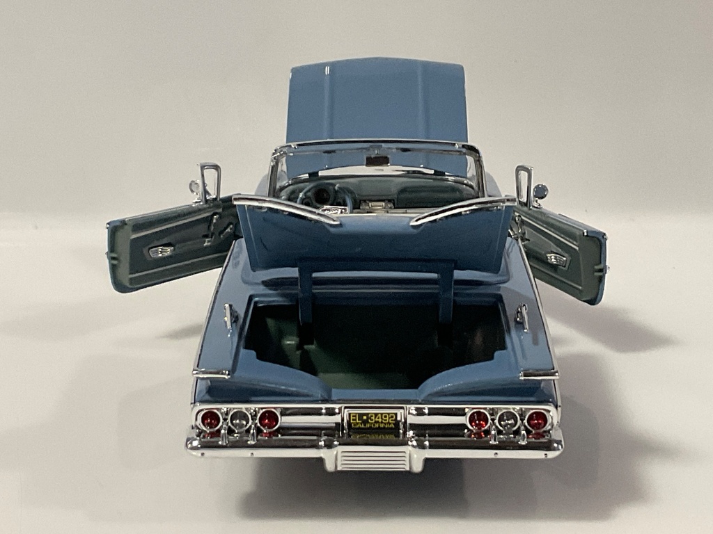 1/18 1960 CHEVROLET  IMPALA MOTOR MAX BLUE ON SILVER - Photo 3