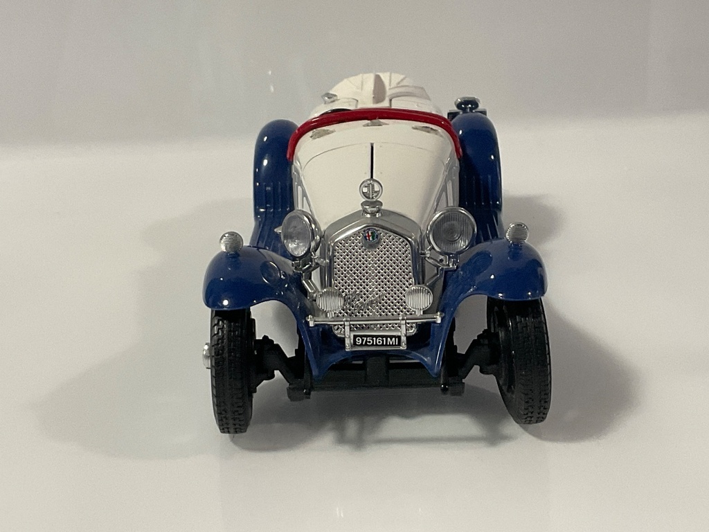 1/18 BURAGO 1932 ALFA ROMEO 2300 SPIDER  RED/WHITE/BLUE JUNK CAR  - Photo 5