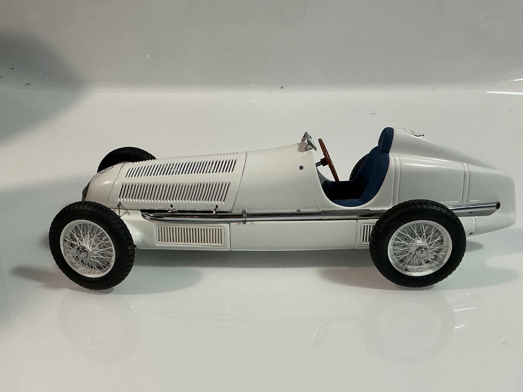 1/18 CMC MERCEDES BENZ W25 1934 WHITE ON BLUE  - Photo 2