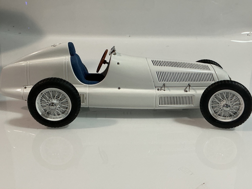 1/18 CMC MERCEDES BENZ W25 1934 WHITE ON BLUE  - Photo 4