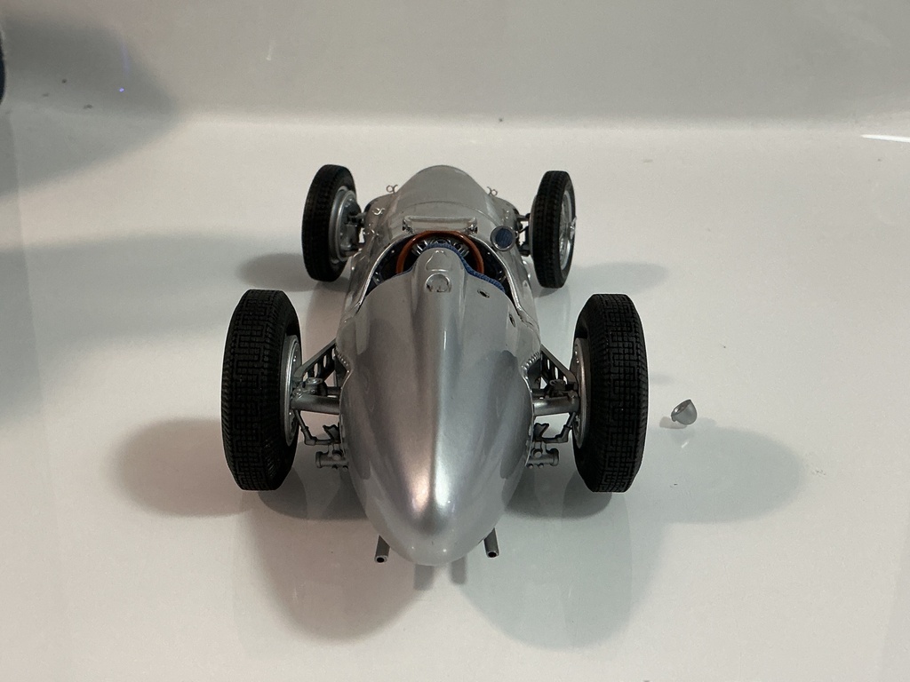1/18 CMC MERCEDES BENZ W154 1938 SILVER ON BLUE - Photo 3