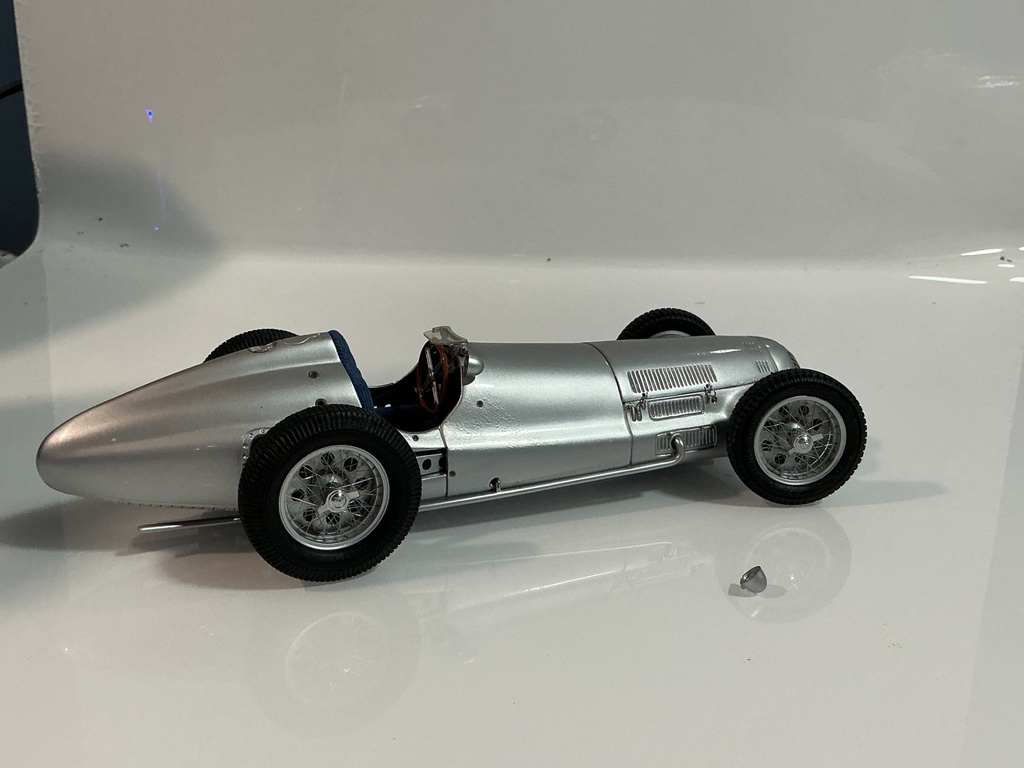 1/18 CMC MERCEDES BENZ W154 1938 SILVER ON BLUE - Photo 4