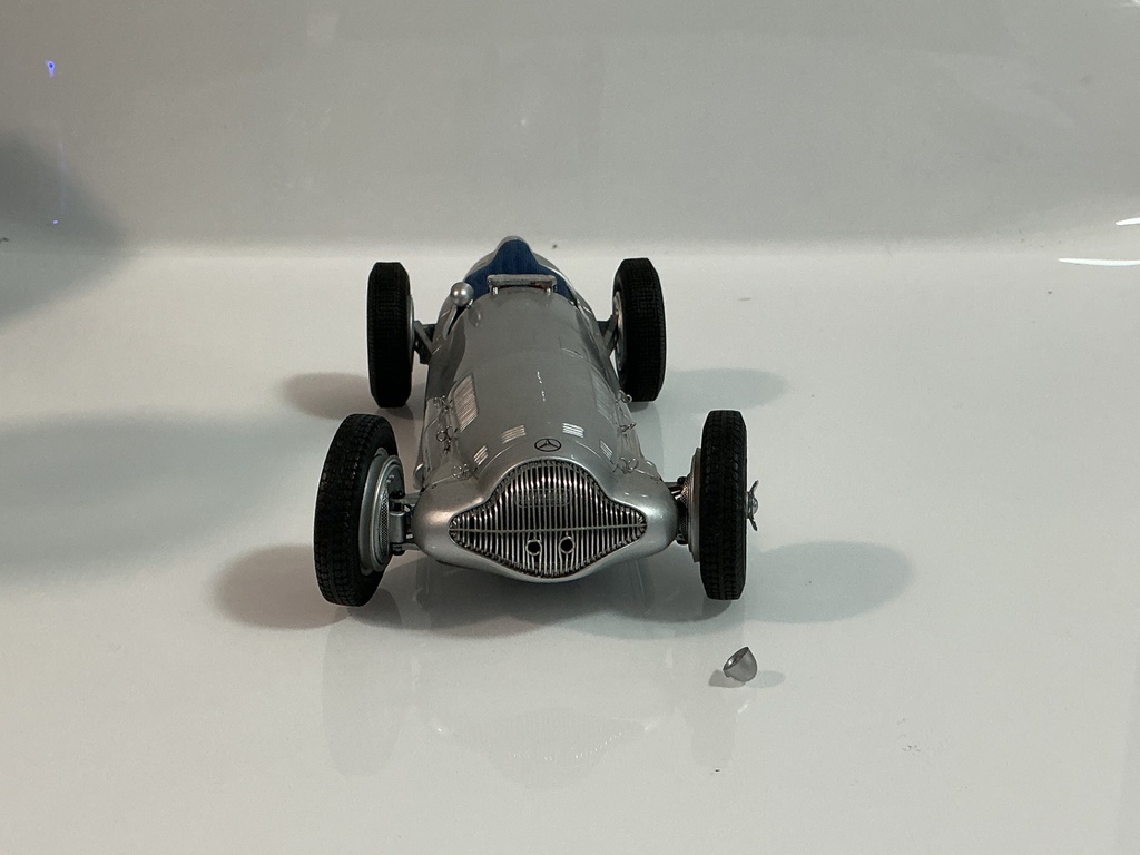 1/18 CMC MERCEDES BENZ W154 1938 SILVER ON BLUE - Photo 5