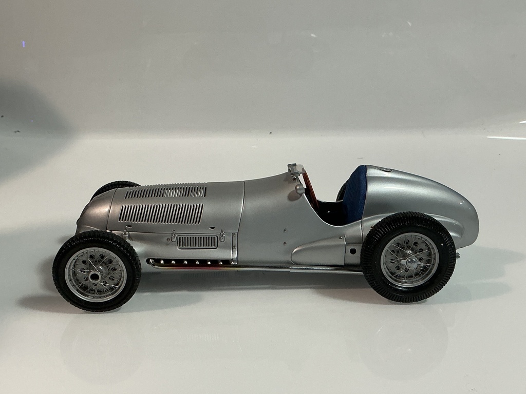 1/18 CMC W125 1937 SILVERON BLUE - Photo 5