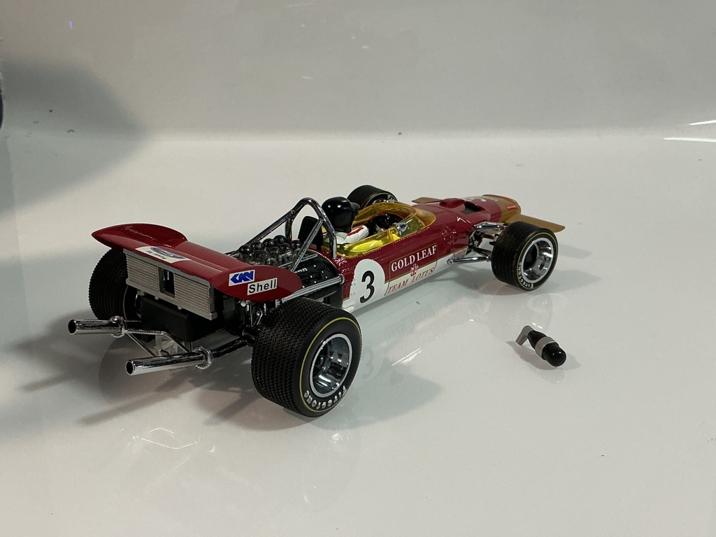 1/18 QUARTZO LOTUS 49 RED / WHITE ON BLACK [BROKEN OFF PIECE] - Photo 4