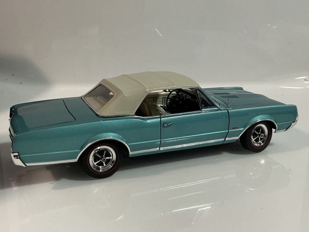 1/18 HIGHWAY 61 1967 OLDSMOBILE 442 BLUE ON CREAM - Photo 6