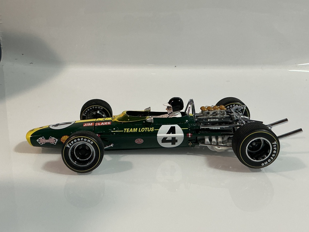 1/18 QUARTZO LOTUS 49 JIM CLARK #4 GREEN  [RIGHT FRONT TIRE AXEL BROKEN] - Photo 2