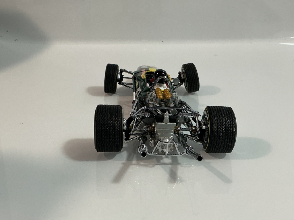 1/18 QUARTZO LOTUS 49 JIM CLARK #4 GREEN  [RIGHT FRONT TIRE AXEL BROKEN] - Photo 3