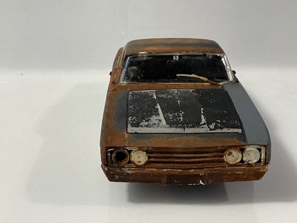 1/18 MAISTO 1969 FORD TORINO TALLADEGA BARNYARD  - Photo 6