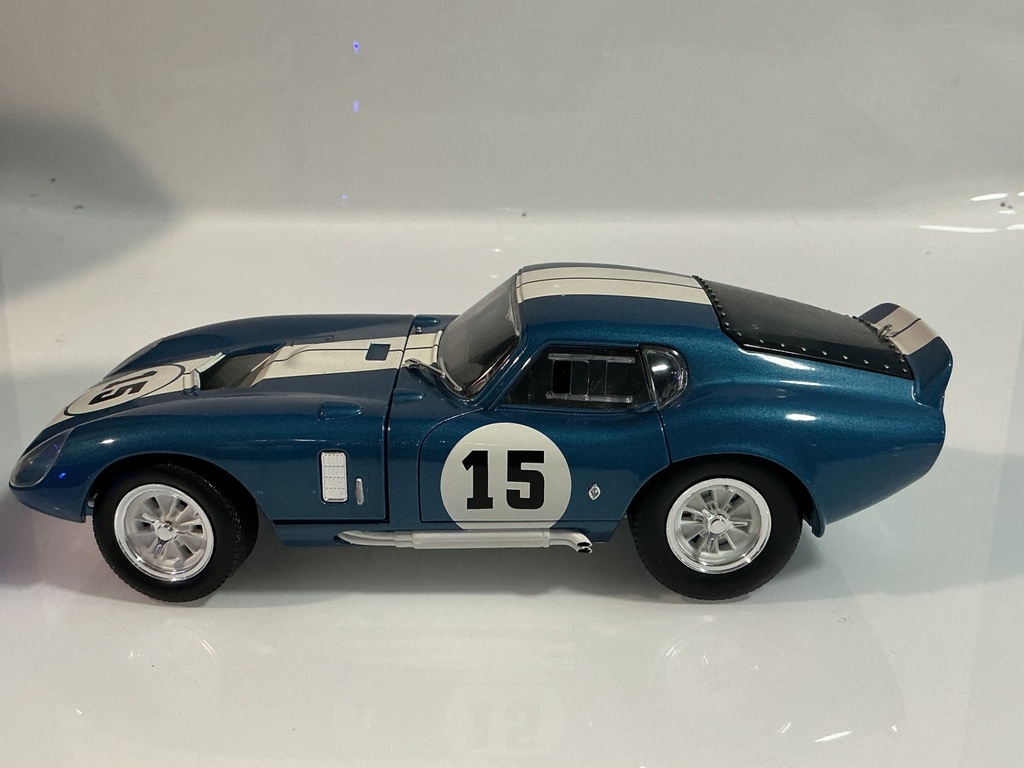 1/18 ROAD SIGNATURE 1965 SHELBY COBRA DAYTONA COUPE BLUE / WHITE ON BLACK - Photo 2
