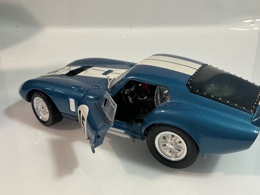 1/18 ROAD SIGNATURE 1965 SHELBY COBRA DAYTONA COUPE BLUE / WHITE ON BLACK - Photo 4