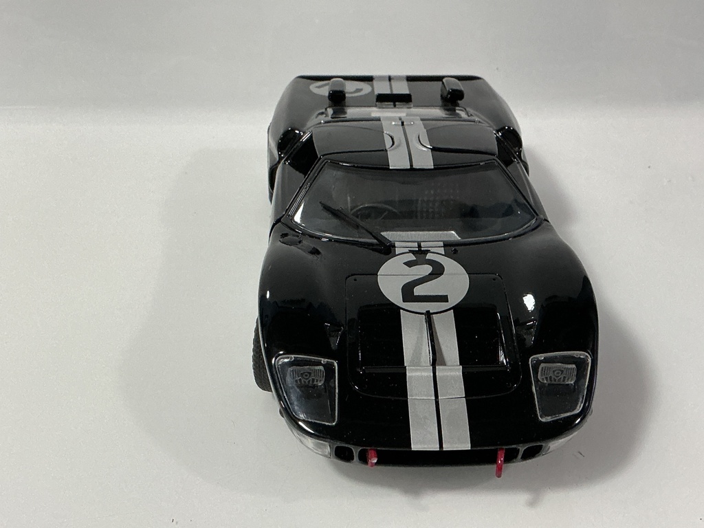 1/18 UNIVERSAL HOBBIES FORD GT 40 DAMAGED TOW HOOK - Photo 6