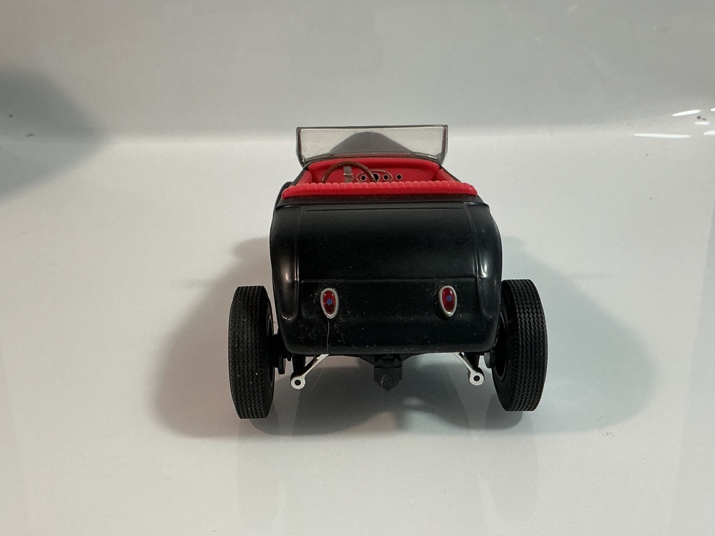 1/18 ERTL FORD ROADSTER BLACK ON RED - Photo 4