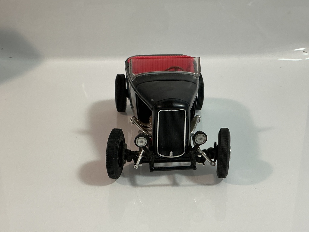 1/18 ERTL FORD ROADSTER BLACK ON RED - Photo 7