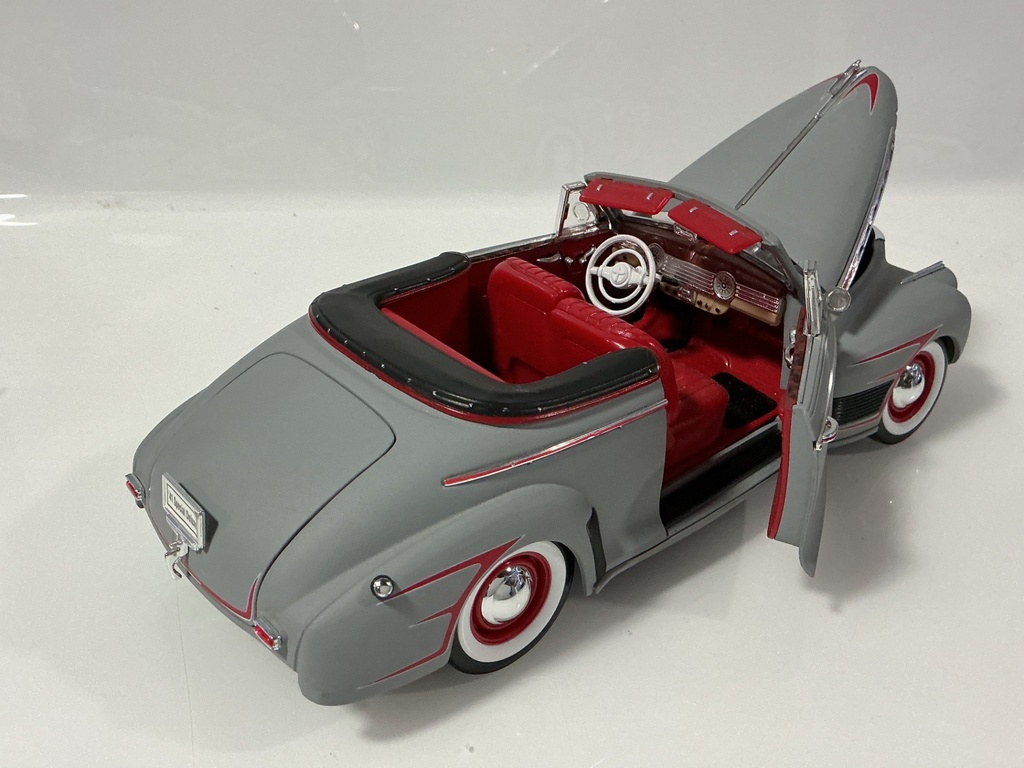 1/18 WELLY 1941 CHEVROLET DELUXE SPECIAL GRAY ON RED - Photo 4