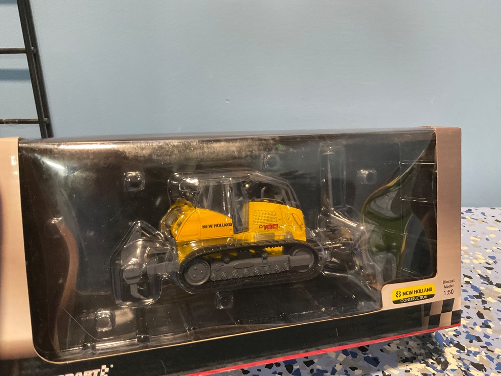 1/50 MOTORART NEW HOLLAND DC180 DOZRT TRACK  WITH RIPPER  - Photo 3