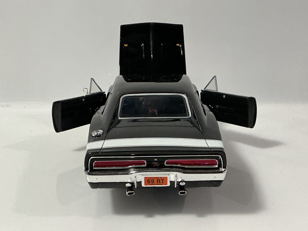 1/18 ERTL 1969 DODGE CHARGER PAINT RASH - Photo 3