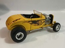 1/18 ERTL FORD DEUCE YELLOW ON BLACK - Photo 5