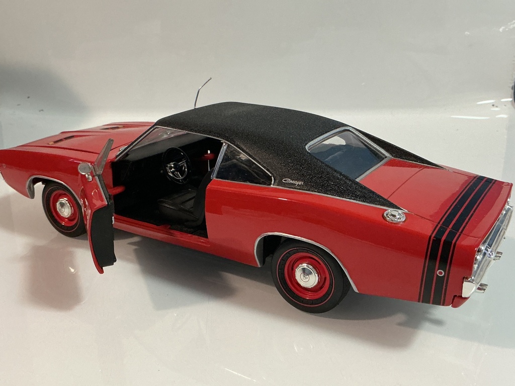 1/18 ERTL 1968 DODGE CHARGER RED ON BLACK - Photo 4