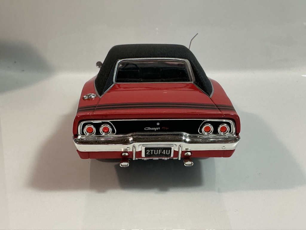 1/18 ERTL 1968 DODGE CHARGER RED ON BLACK - Photo 5