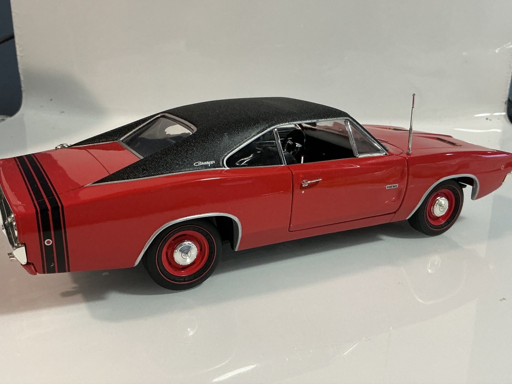 1/18 ERTL 1968 DODGE CHARGER RED ON BLACK - Photo 6