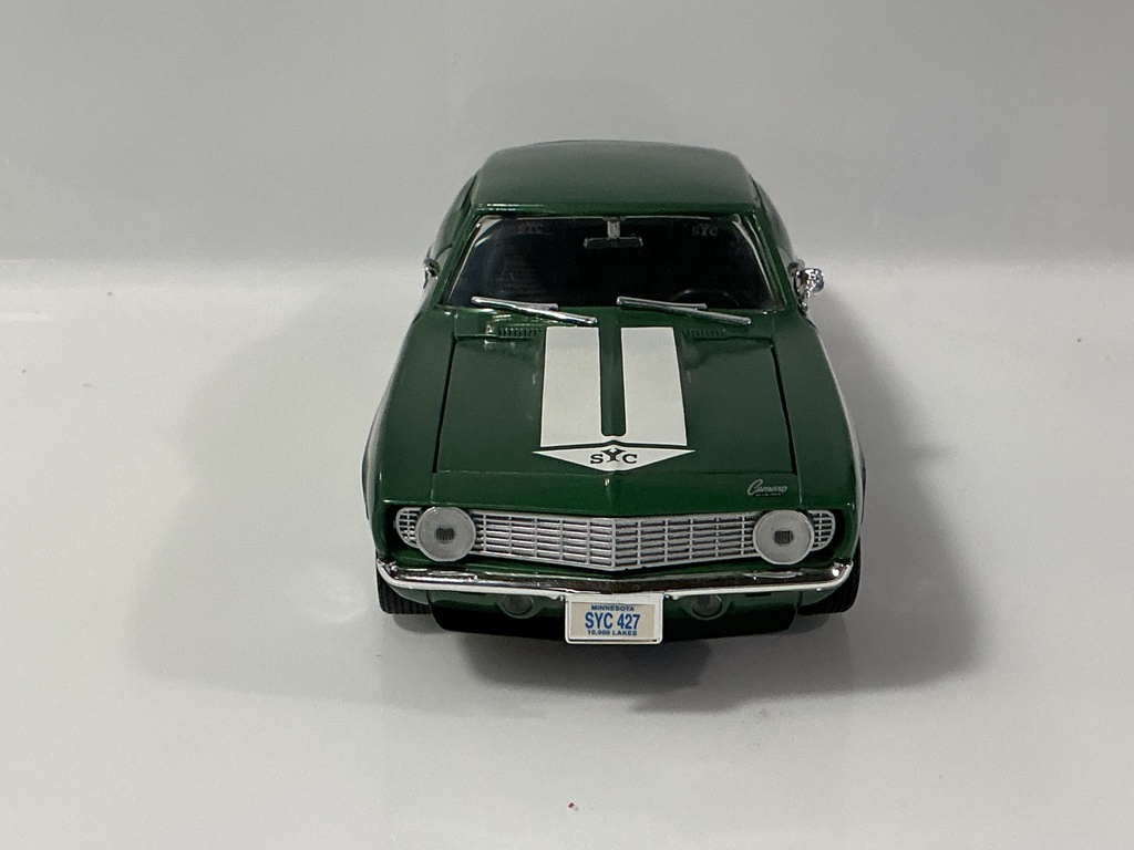 1/18 ERTL 1969 CHEVROLET CAMARO GREEN/WHITE ON BLACK  - Photo 6