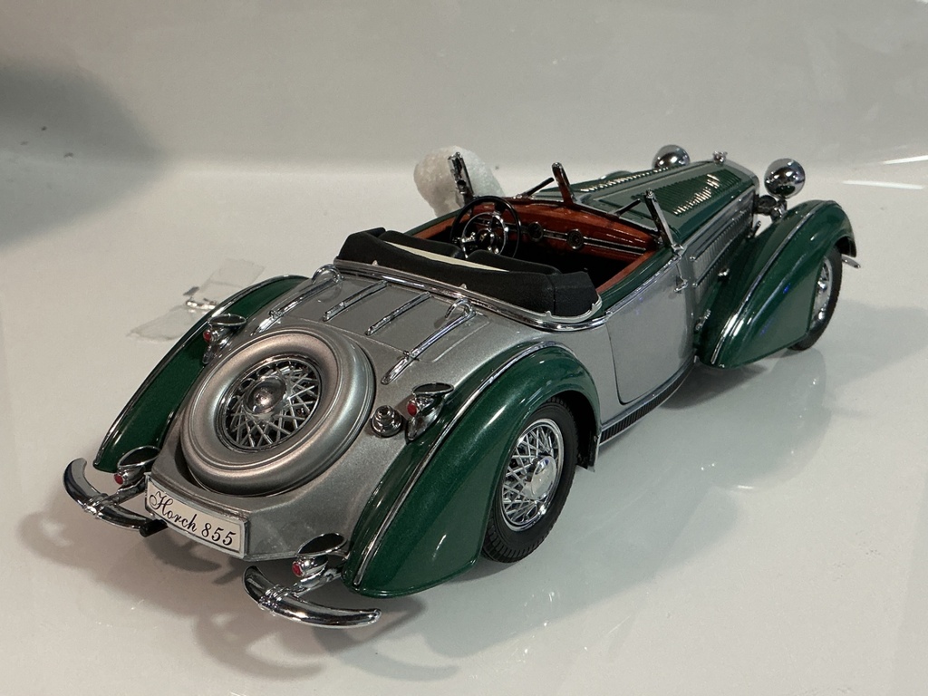 1/18 SUN STAR 1938 HORCH 85 SILVER / GREEN ON BLACK [WINDSHIELD BROKEN] - Photo 5