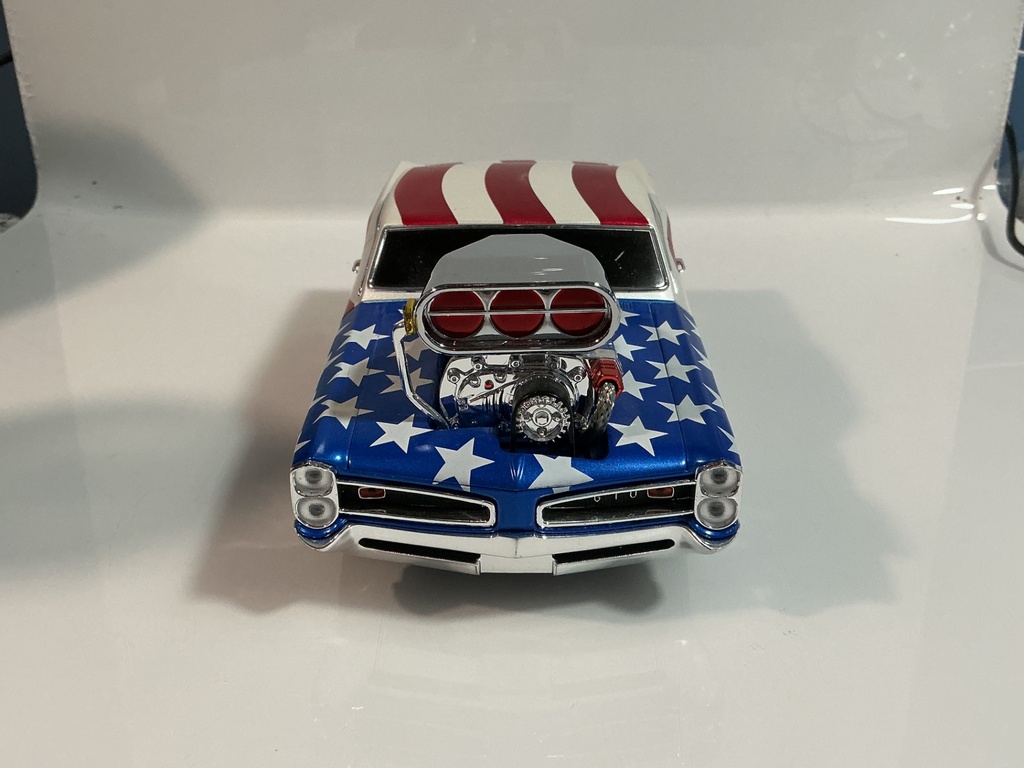 1/18 MUSCLE MACHINES 1969 DODGE CHARGER USA EDITION RED WHITE BLUE - Photo 2