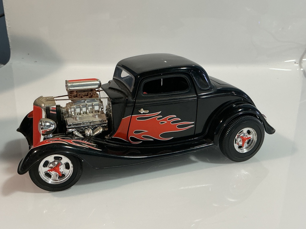 1/18 ERTL FORD DEUCE COUPE BLACK ON BLACK - Photo 2