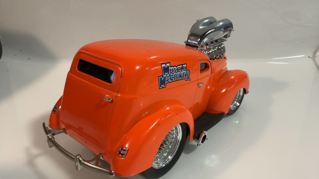1/18 MUSCLE MACHINES FORD BELIVERY ORANGE - Photo 4