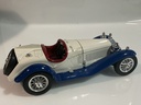1/18  BURAGO ALFA ROMEO 2300 SPIDER 1932 WHITE / BLUE ON RED - Photo 4