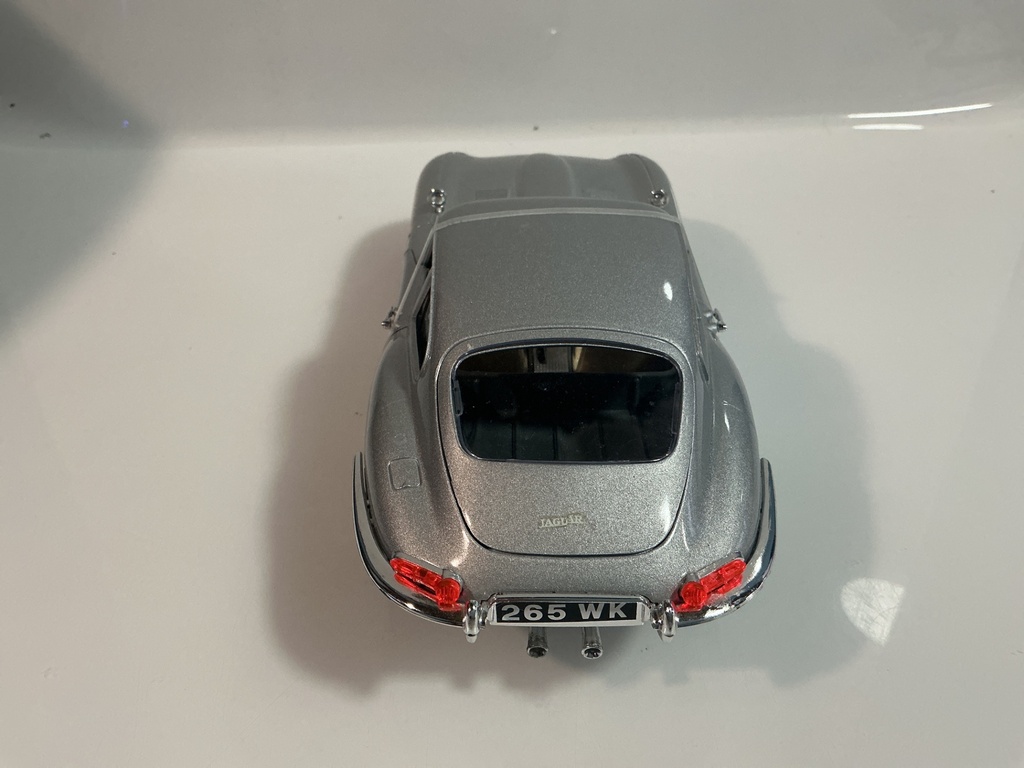 1/18 BURAGO JAGUAR “E” GREY ON CREAM - Photo 3