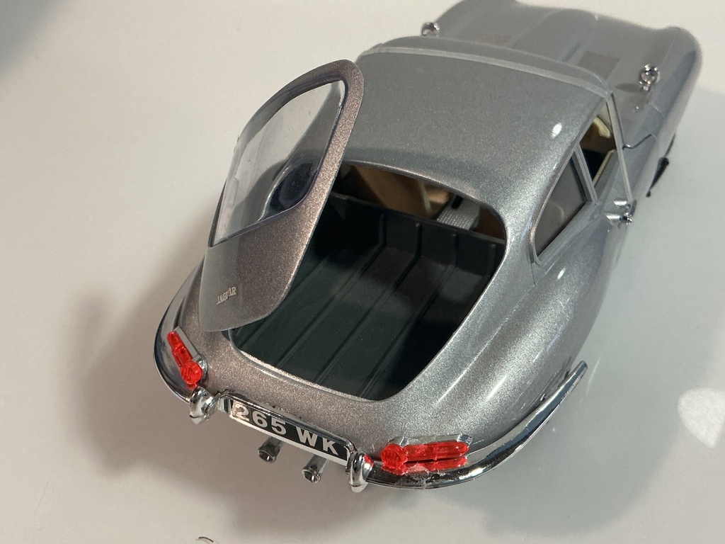 1/18 BURAGO JAGUAR “E” GREY ON CREAM - Photo 4