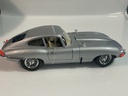 1/18 BURAGO JAGUAR “E” GREY ON CREAM - Photo 5