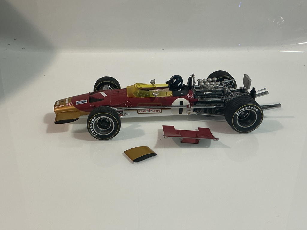 1/18 QUARTZO LOTUS 1949 RED / WHITE ON BLACK [LOOSE PIECES] - Photo 2