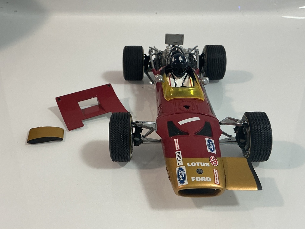 1/18 QUARTZO LOTUS 1949 RED / WHITE ON BLACK [LOOSE PIECES] - Photo 5