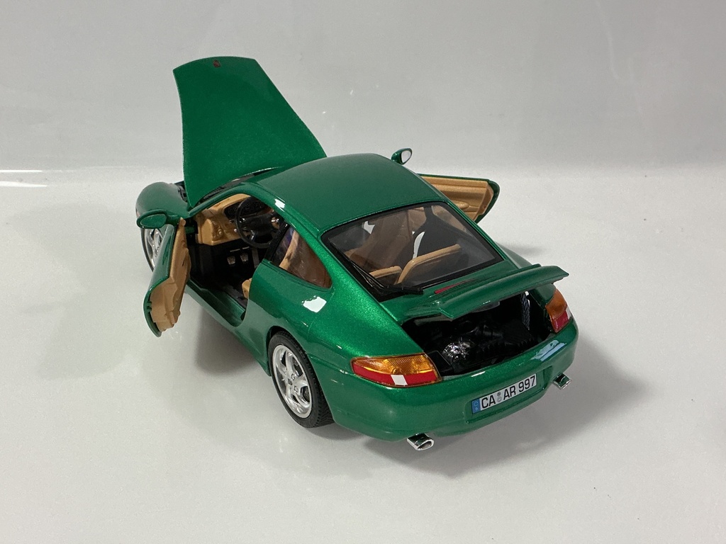 1/18 BURAGO 1997 PORSCHE 911 CARRERA GOLD COLLECTION GREEN ON TAN - Photo 2