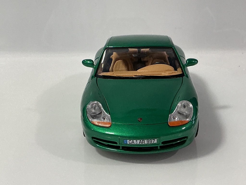 1/18 BURAGO 1997 PORSCHE 911 CARRERA GOLD COLLECTION GREEN ON TAN - Photo 5
