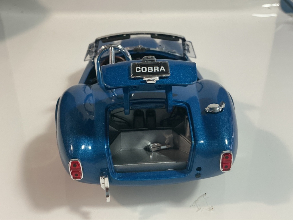 1/18 SHELBY COLLECTIBLES SHELBY COBRA 427 S/C BLUE ON BLACK  - Photo 7