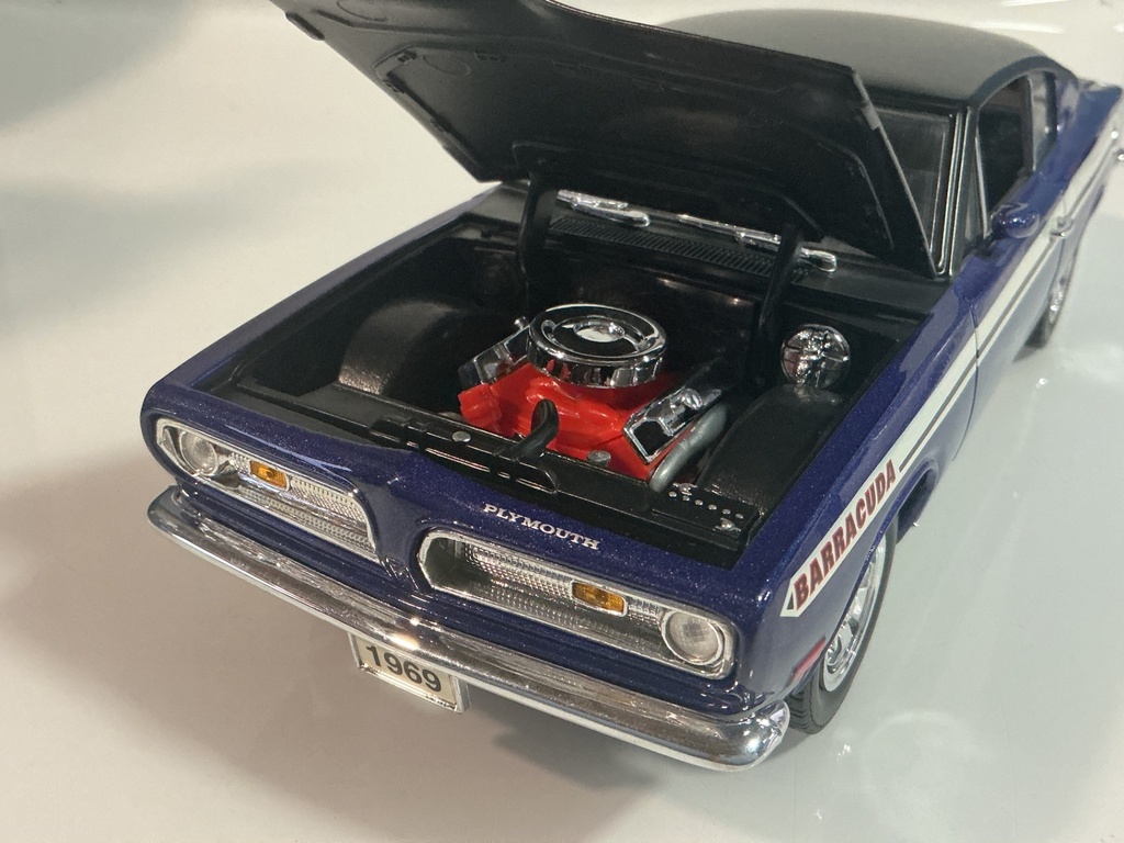 1/18 ROAD SIGNATURE 1969 PLYMOUTH BARRACUDA 383 BLUE / BLACK ON BLACK - Photo 2